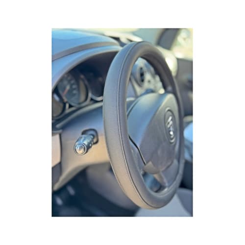 Husa volan imitatie piele cu gaurele marime M neagra Cod: CST-09 3